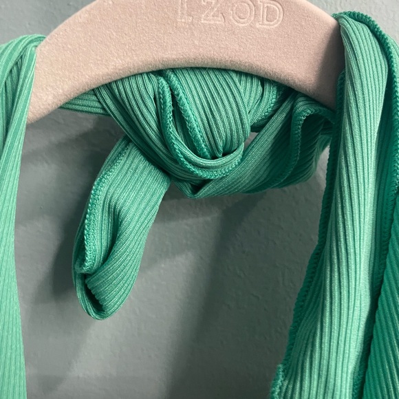 Green Halter Going out Top - Picture 3 of 3